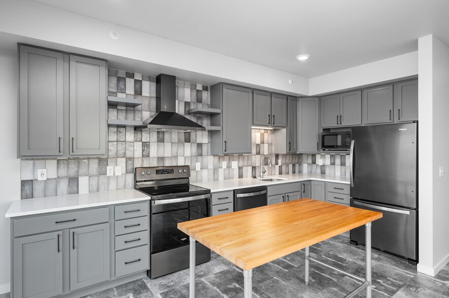 Building Photo - Echo at The Lights