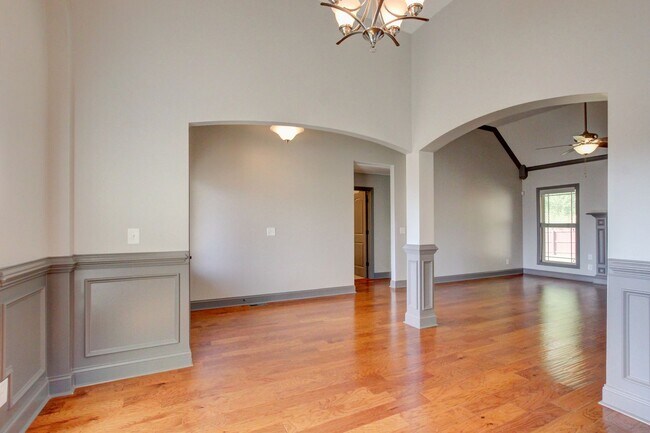 Building Photo - Sango Special.  Exit 11 Special