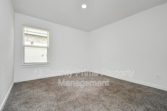 Building Photo - 29935 Gallatin River Ln