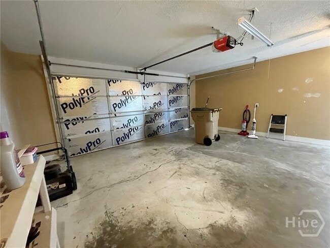 Building Photo - 119 Mustang Dr