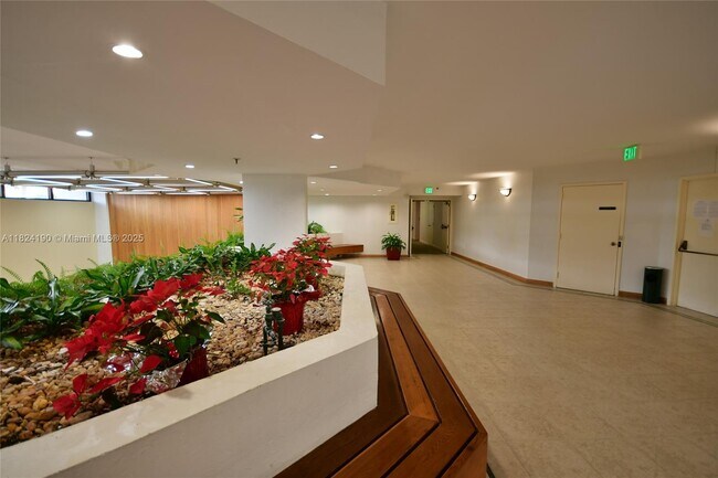 Building Photo - 170 Ocean Ln Dr