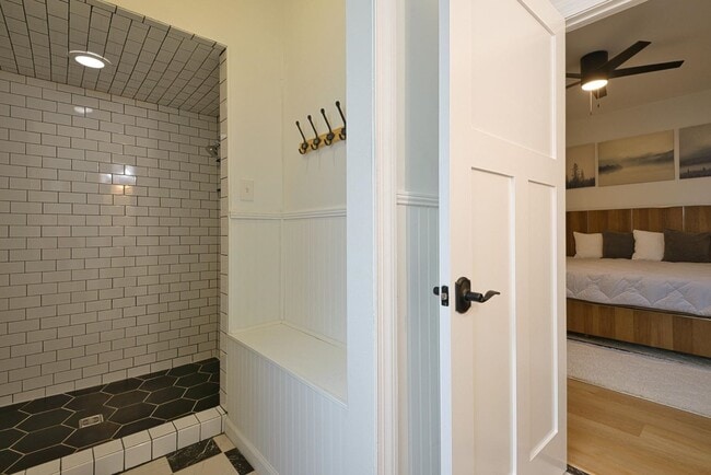 Building Photo - Cozy Apartment in Premium Christiansburg Area