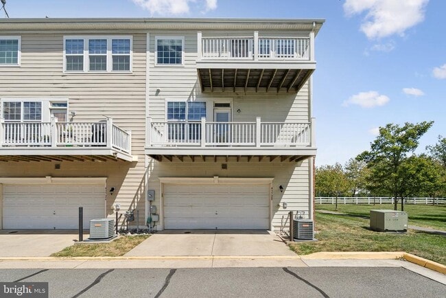 Building Photo - 43728 Gold Hill Square