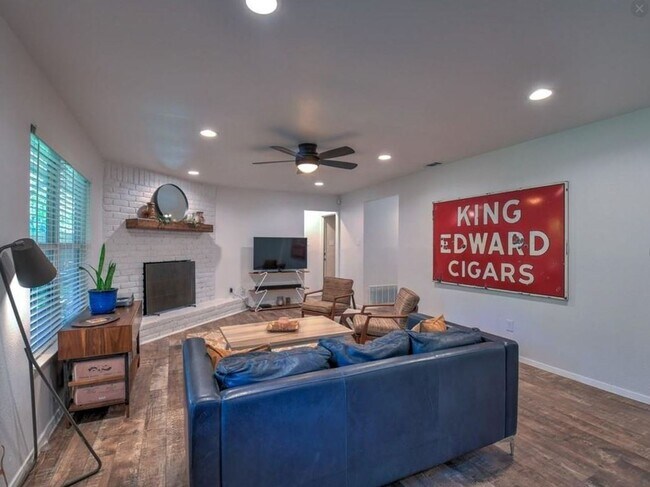 Building Photo - 6605 Clubway Ln