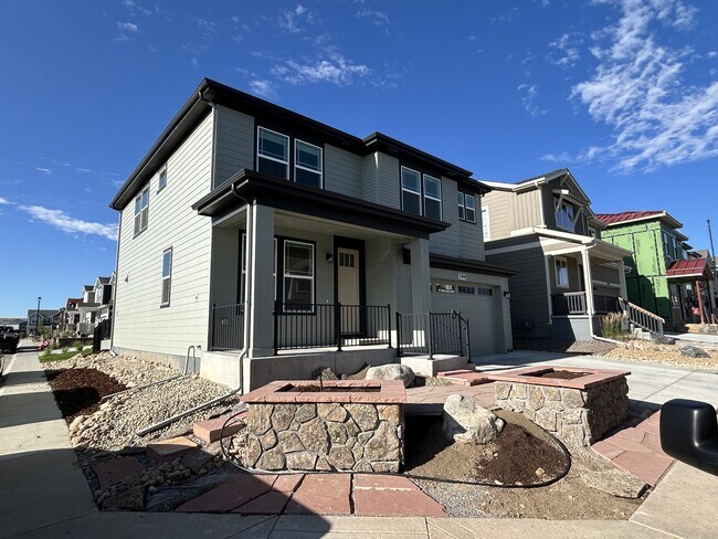 Building Photo - 394 Blackfoot St