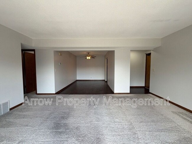 Building Photo - 3831 S 46th St