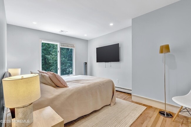 Building Photo - 637 Beacon Blvd