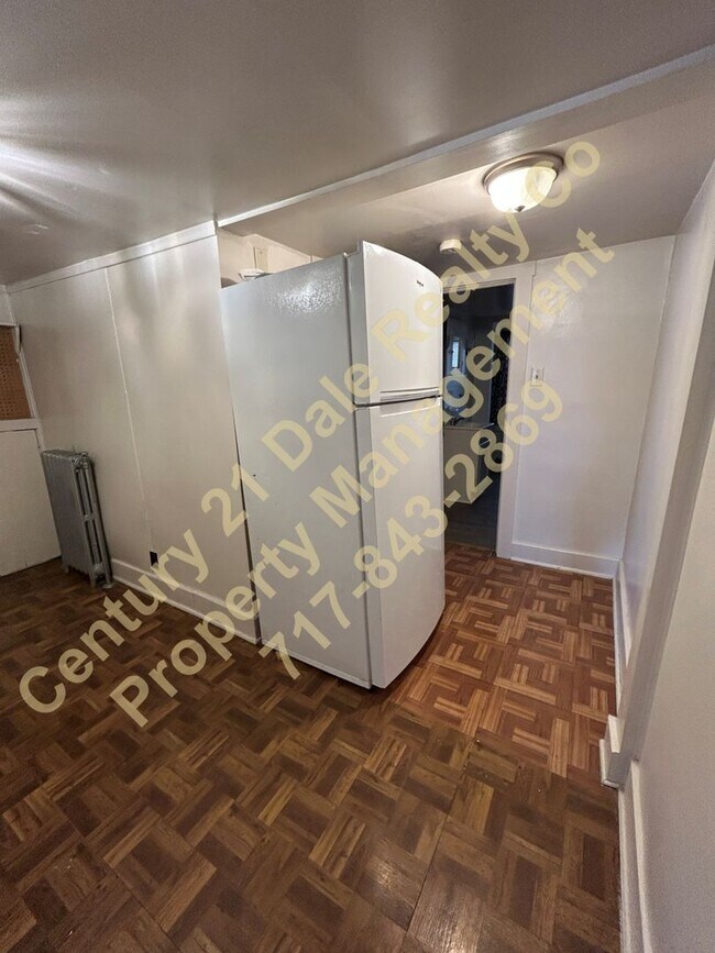 Building Photo - 362 W Broadway