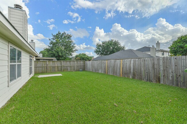 Building Photo - 13831 Hillingdale Ln