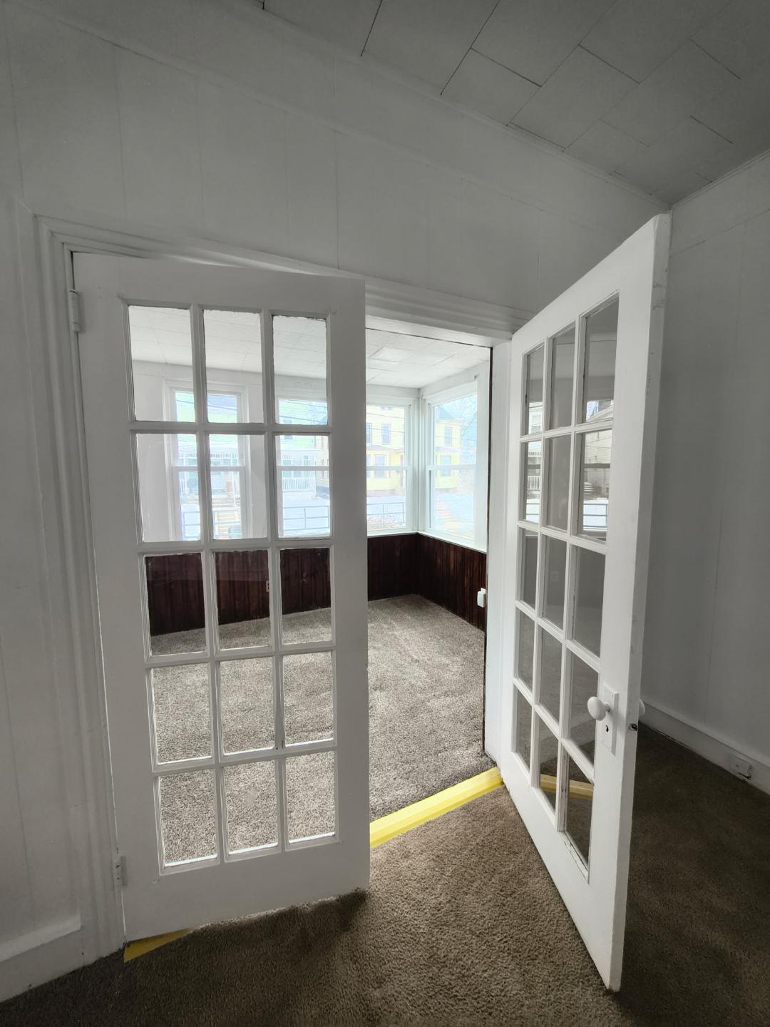 Sunroom - 44 High St