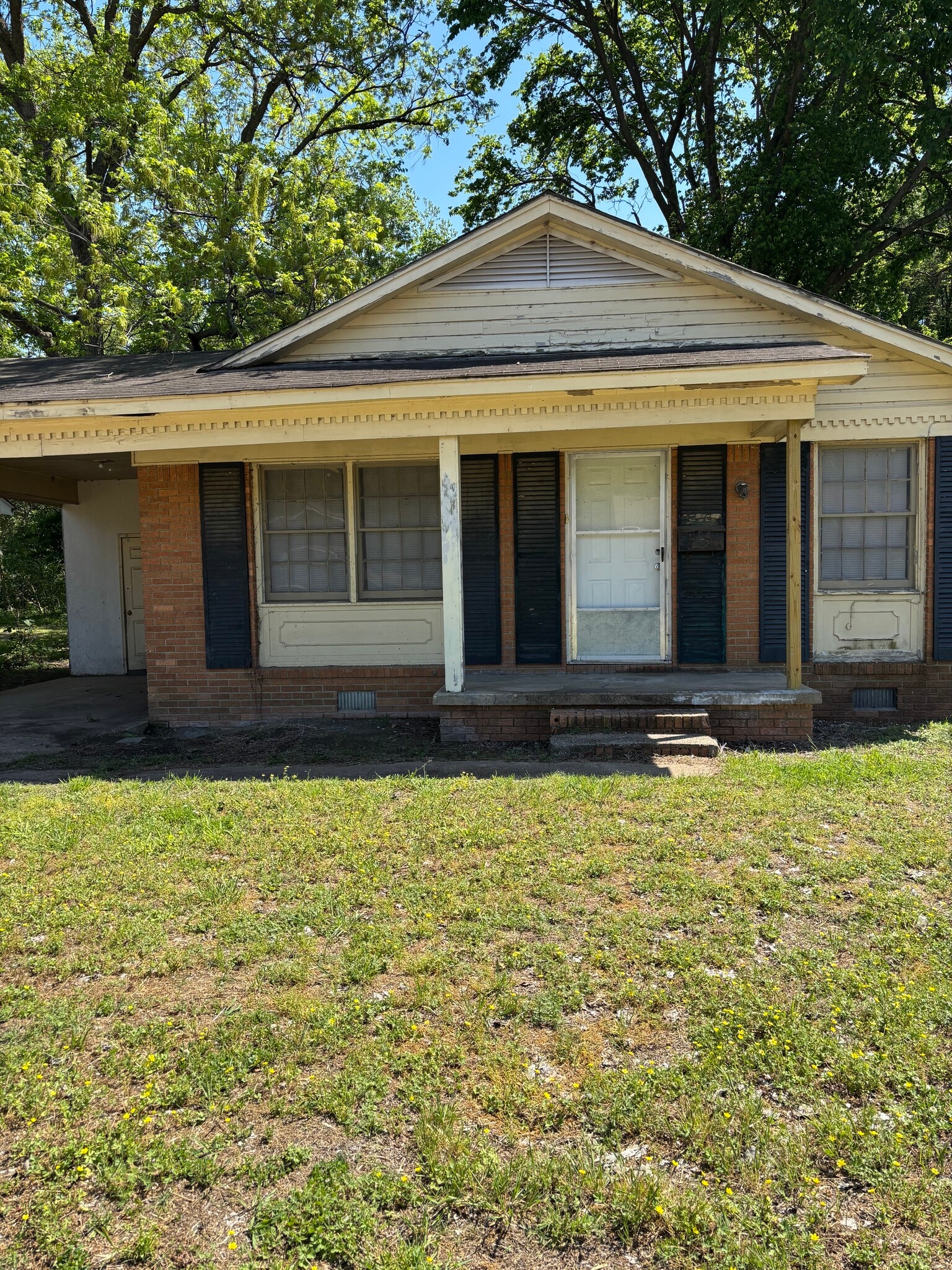 Building Photo - 705 Cecelia Ave