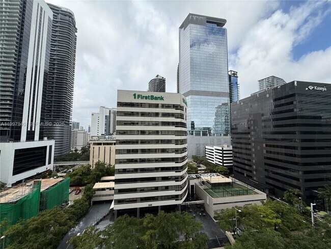 Building Photo - 951 Brickell Ave