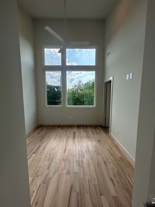 Building Photo - Amazing New Construction North Nashville!