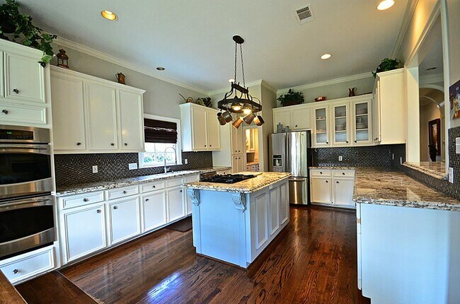 Building Photo - 4142 Villanova St