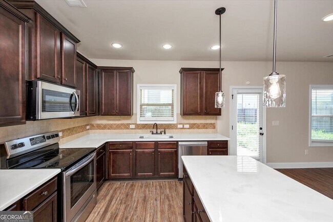 Building Photo - 2375 Walker Dr