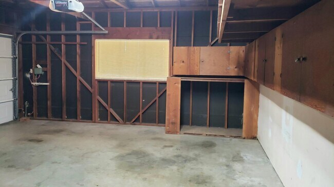 Building Photo - 7731 Filice Dr