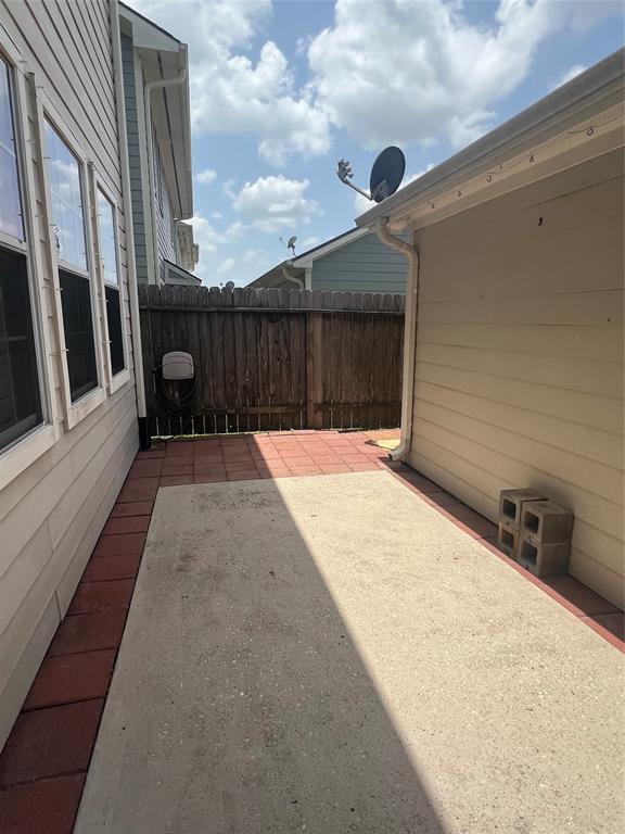 Building Photo - 2129 Kemah Village Dr