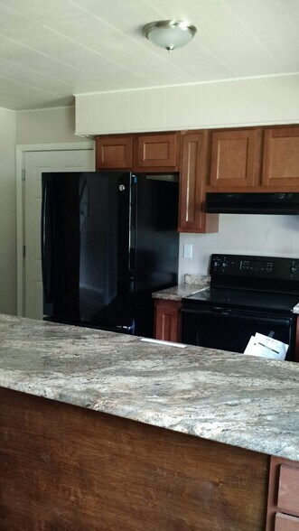 Building Photo - N2724 Duvenick Ln