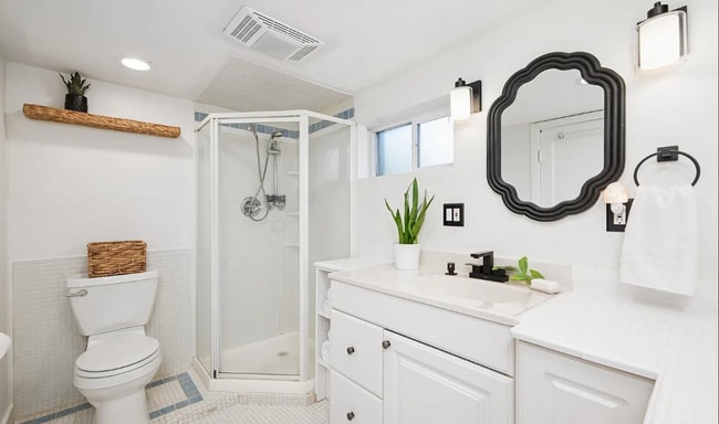 Building Photo - Charming updated 1920s 3BD 3BA