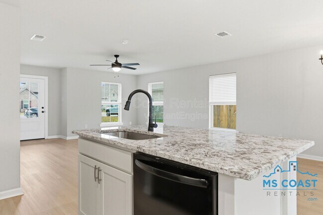 Building Photo - 14320 Southern Maple Ave