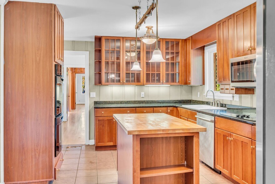 Building Photo - 526 Davidson Rd