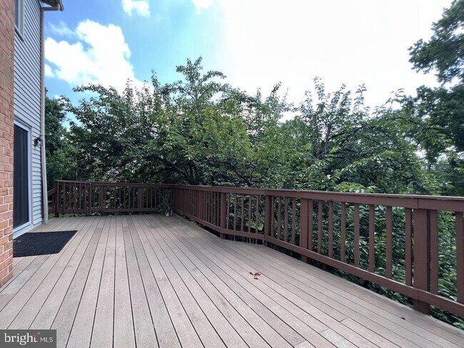Building Photo - 7132 Swansong Wy