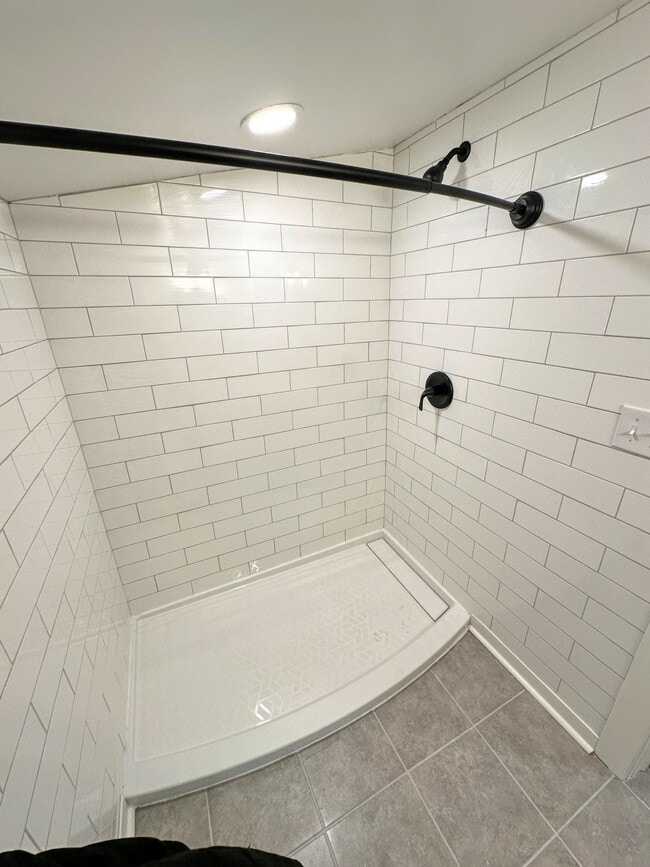 Building Photo - 1337 Methyl St