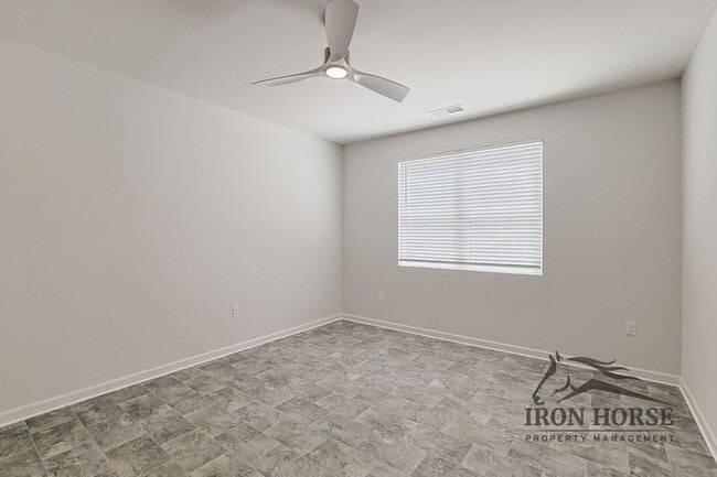 Building Photo - 835 Baker View Ln