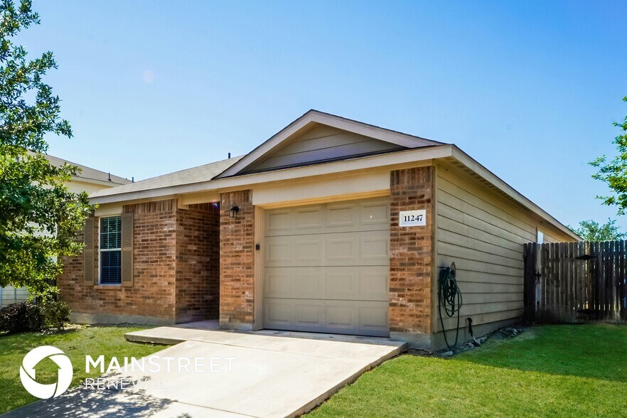 Building Photo - 11247 Pecan Canyon