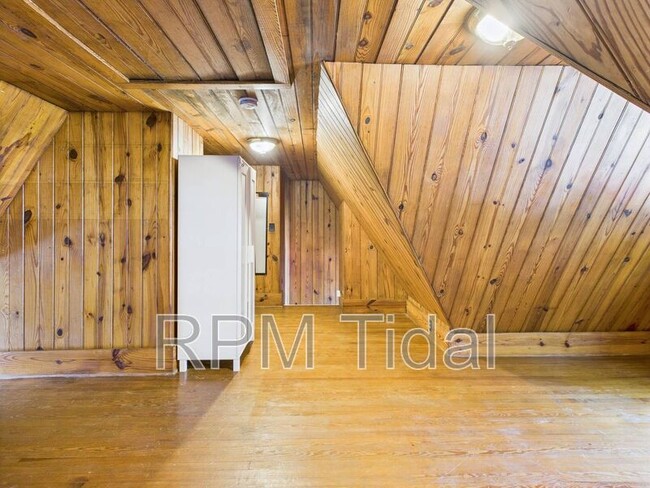Building Photo - 217 Palen Ave