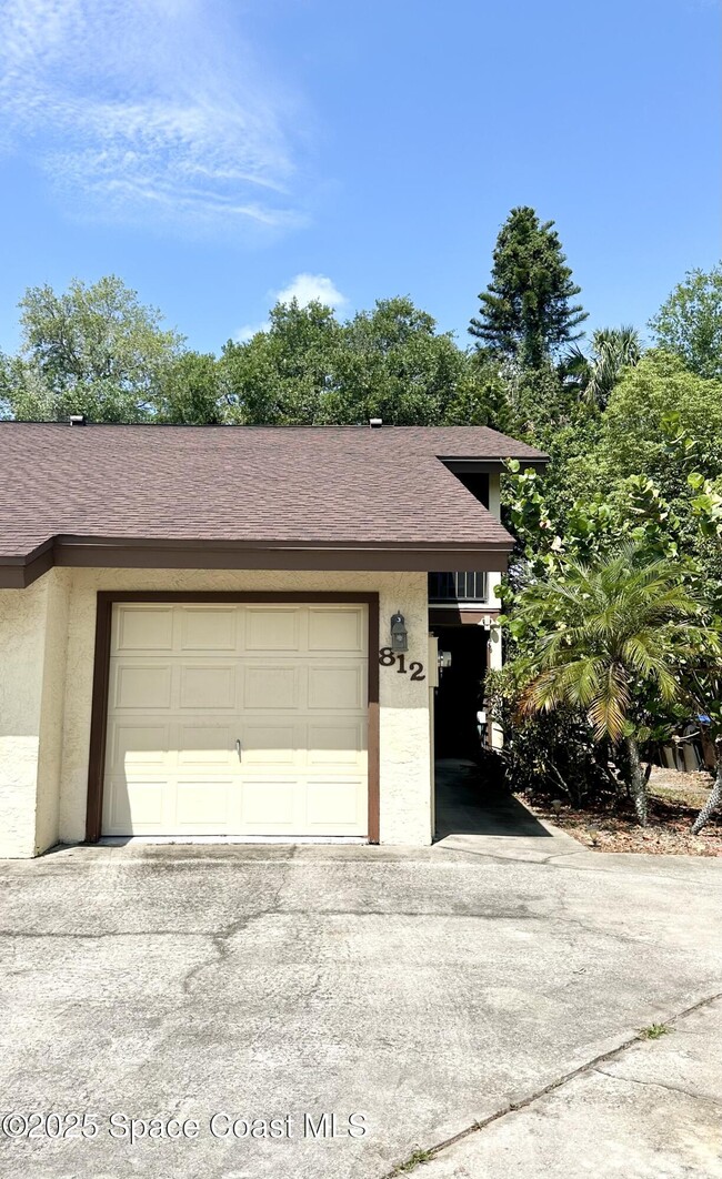 Primary Photo - 812 Indian River Ave