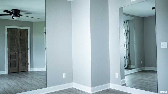 Building Photo - 285 Madison Dr