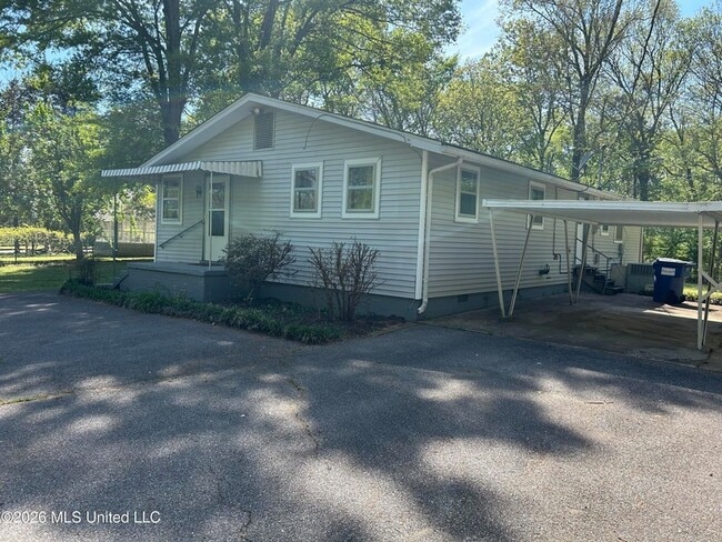 Building Photo - 3464 S Red Banks Rd