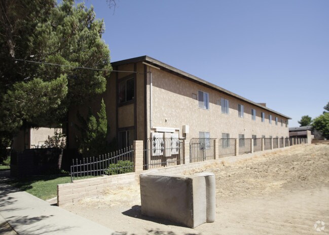 Building - 518-524 E Avenue Q-12