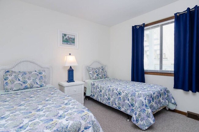 Building Photo - 1705 Sand Dollar Ct