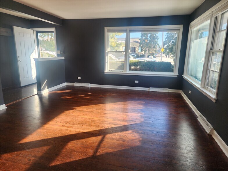 living room - 2800 Manor Ln