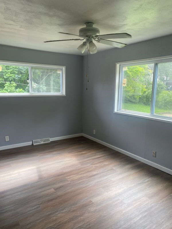Building Photo - 5261 Thrush Ave