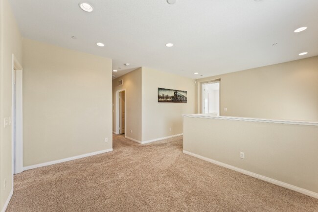 Building Photo - 950 N Ellie St