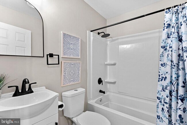 Building Photo - 862 Carrier Dr