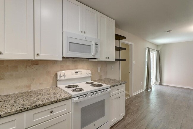 Building Photo - 1106 Bradshaw Dr