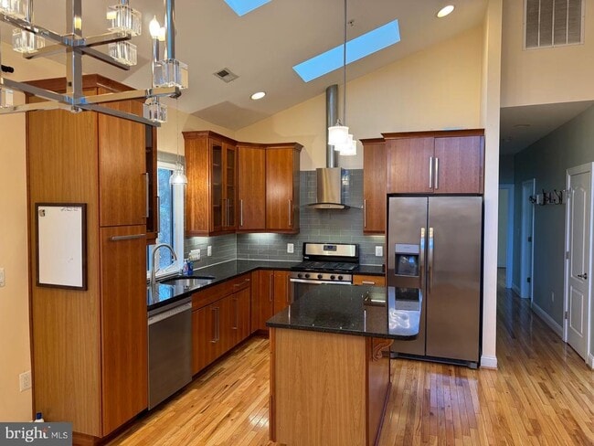 Building Photo - 6158 40 Winks Way