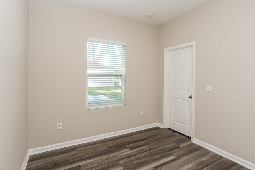 Building Photo - 970 Kelly Fern Lp