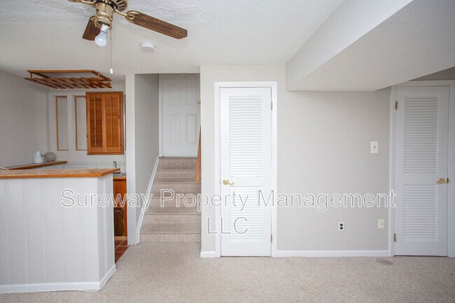 Building Photo - 57 Lady Diana Cir