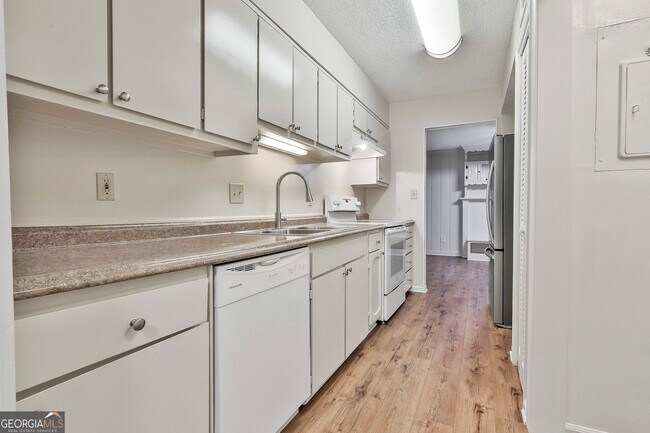 Building Photo - 36 Cobblestone Creek