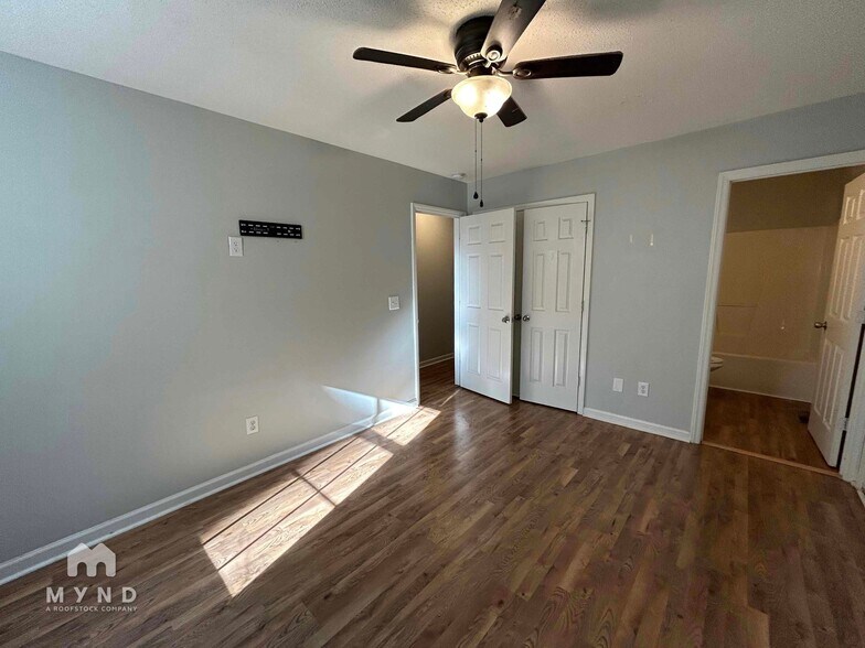 Building Photo - 366 Lockwood Dr