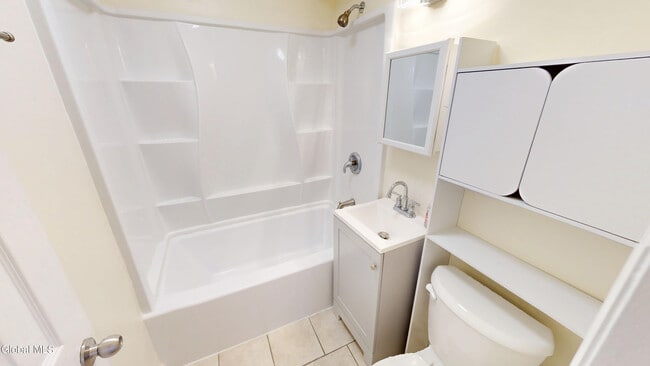 Building Photo - 18 Whitney Rd