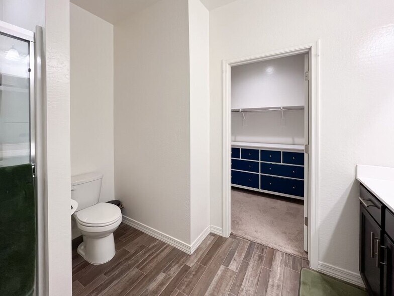 Building Photo - 4590 W Foldwing Dr