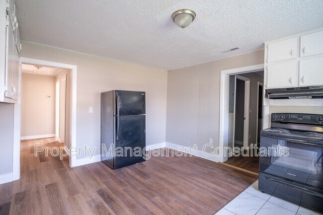 Building Photo - 2208 Old Gurley Pike