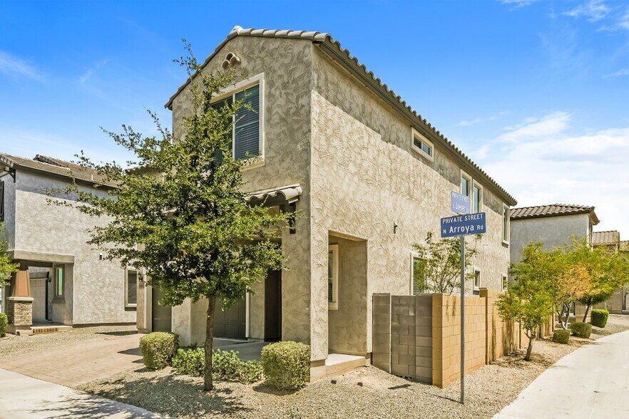 Building Photo - 1945 N Arroya Rd