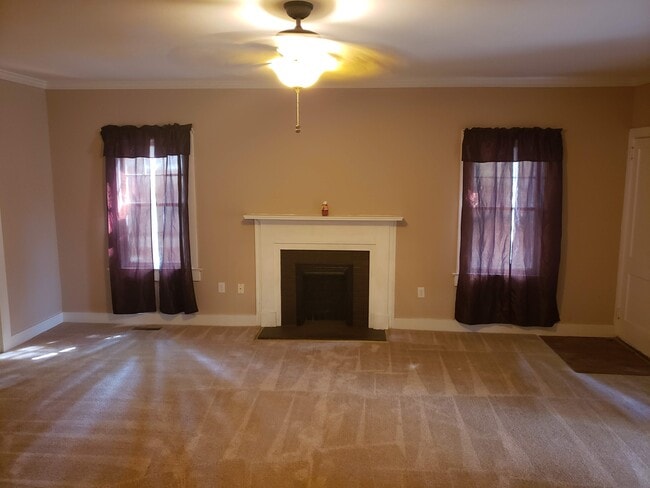 Building Photo - 129 Park Pl